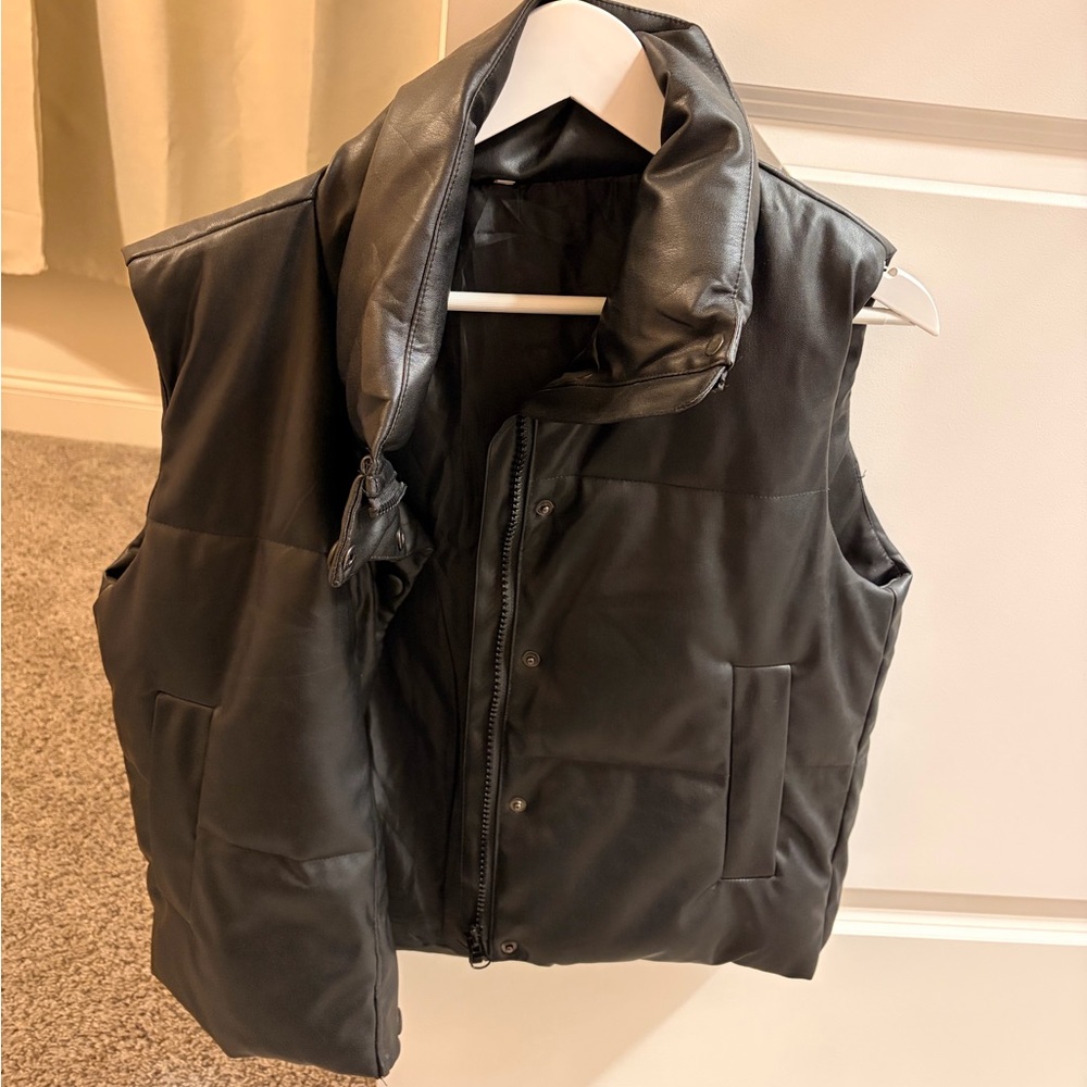 Women’s Black Puffer Vest